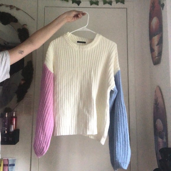 Cute Sweater - Picture 3 of 4